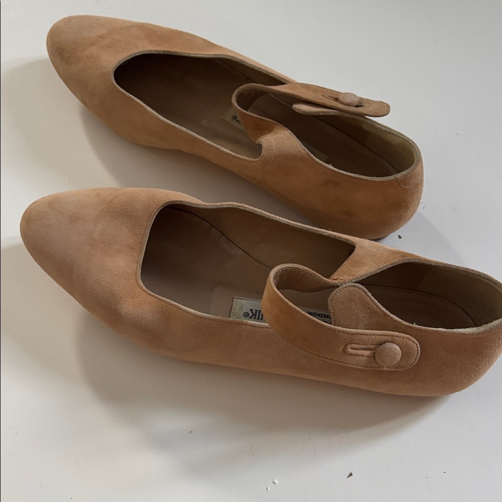 Manolo Blahnik pale ballet pink Suede Flats.8